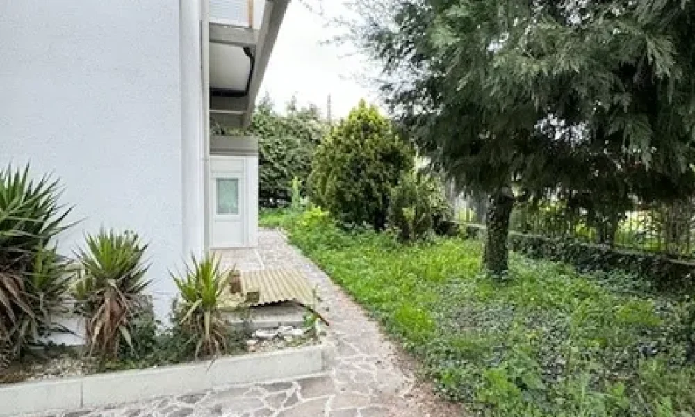 affitasi-stanze-zona-stanga-con-giardino-12a-13