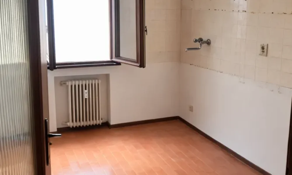padova-centrostorico-appartamento-duecamere-daristrutturare--209-02