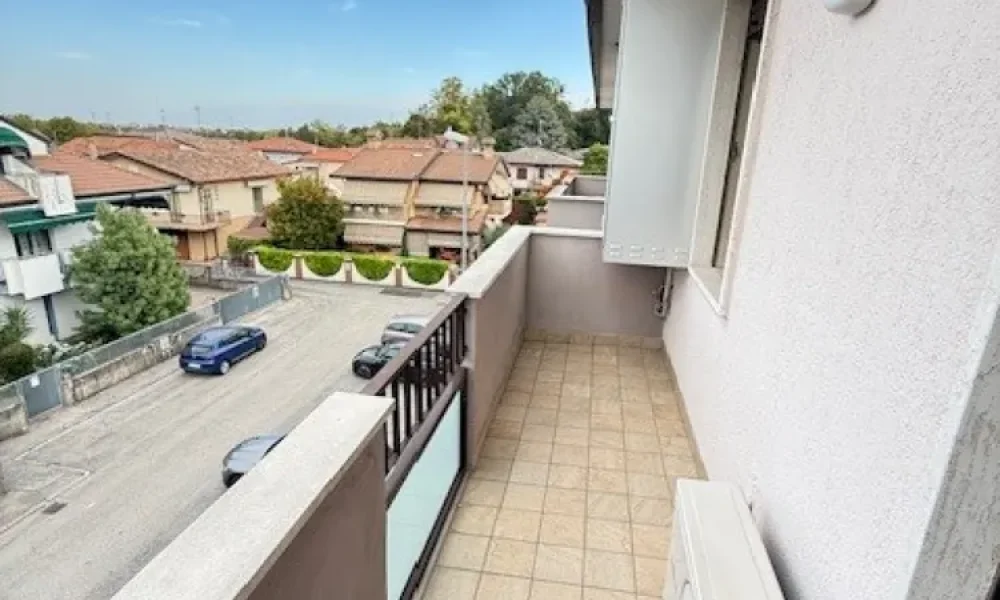 salboro-appartamento-buonostato-trecamere-ultimopiano--356-24